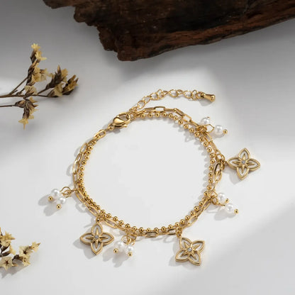Gyllene Armband med Pärlblommor - Bohemisk Charm