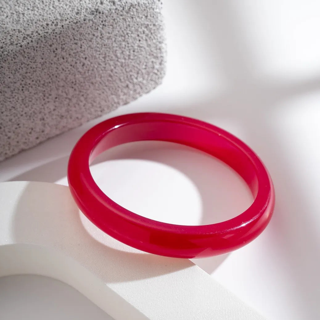 Tunn Hartsring Marmoreffekt — Chic Lätt Armband att mixa: Brun