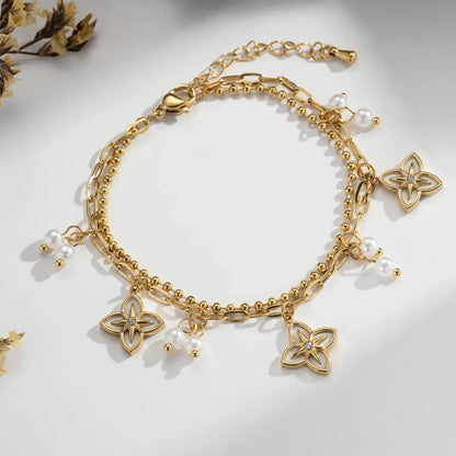 Gyllene Armband med Pärlblommor - Bohemisk Charm