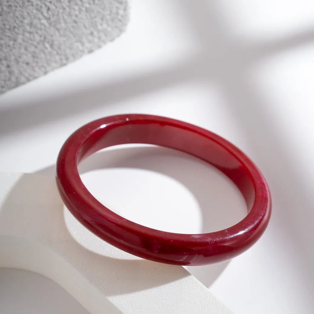 Tunn Hartsring Marmoreffekt — Chic Lätt Armband att mixa: Brun